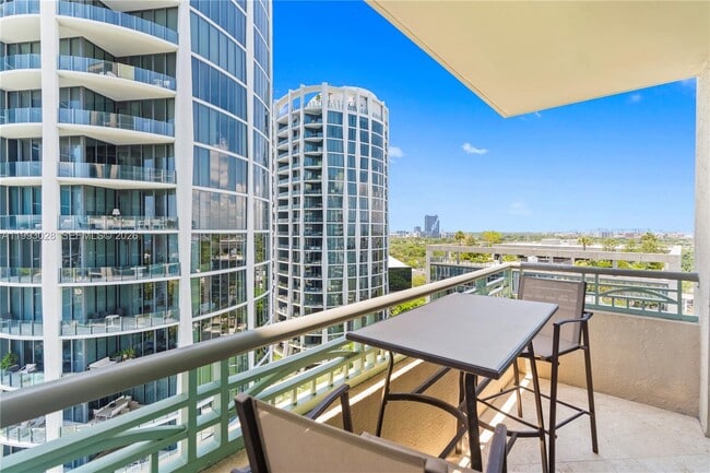 Building Photo - 3400 SW 27th Ave