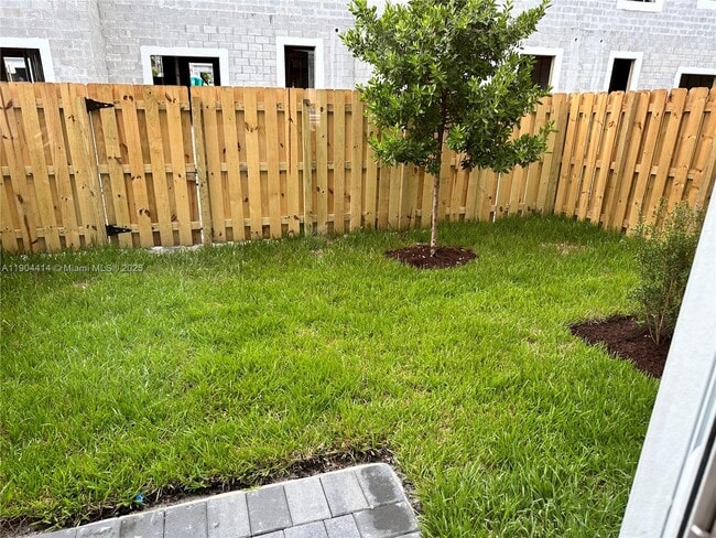 Building Photo - 11884 NW 47th Manor