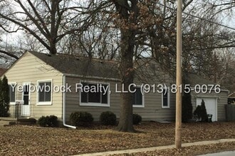 Building Photo - 320 E 79th Terrace
