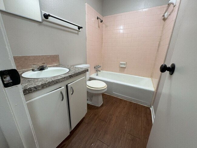 Building Photo - 1205 Kathey Dr