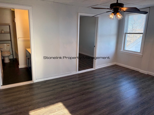 Building Photo - 21 Kenyon Ave