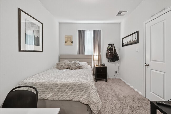 Building Photo - 15006 Eves Necklace Ct