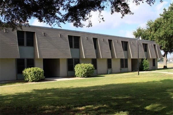 Building Photo - 800 N Hwy 123 Bypass