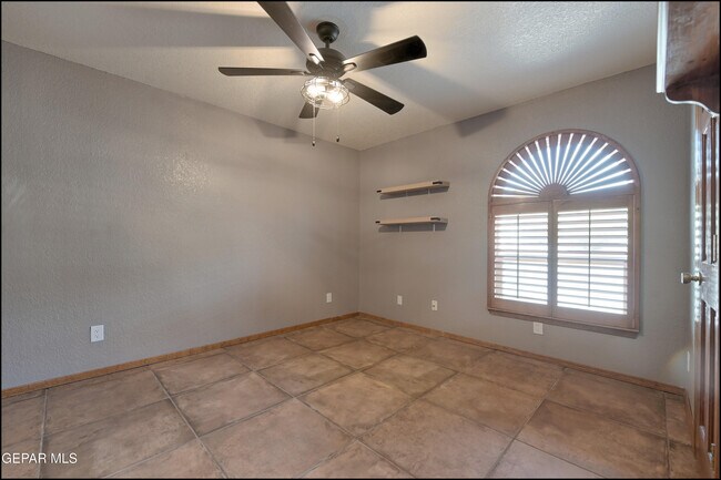 Building Photo - 6412 Via Aventura Dr