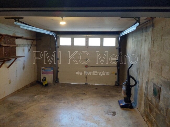 Building Photo - 3207 NE 48th Terrace