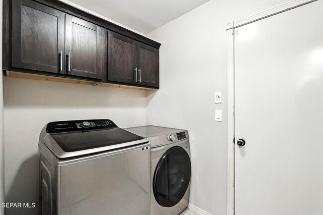 Building Photo - 12136 Middle Frk