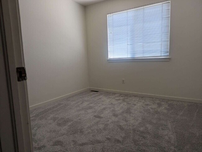 Building Photo - West Longmont townhome!