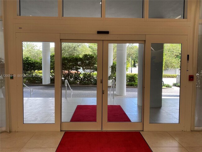 Building Photo - 4250 Biscayne Blvd