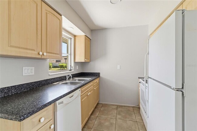 Building Photo - 304 Lantana Ave