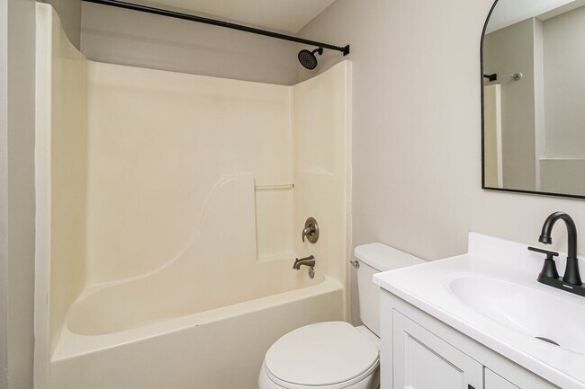 Building Photo - Renovated 3-Bed Gem in Southwest Atlanta