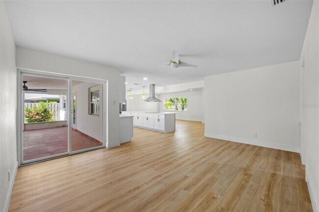 Building Photo - 5700 Bayou Grande Blvd NE