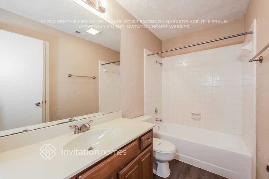 Building Photo - 1741 Canterbury Ln
