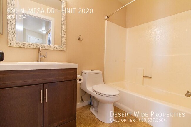 Building Photo - 930 N Mesa Dr