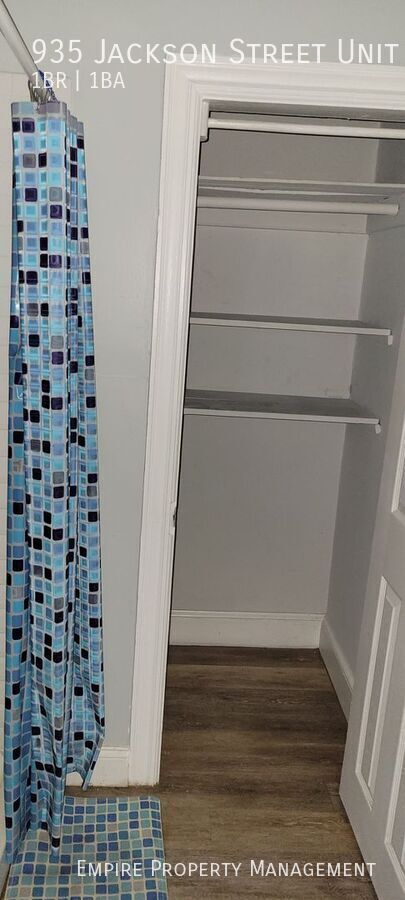 Building Photo - 935 Jackson St