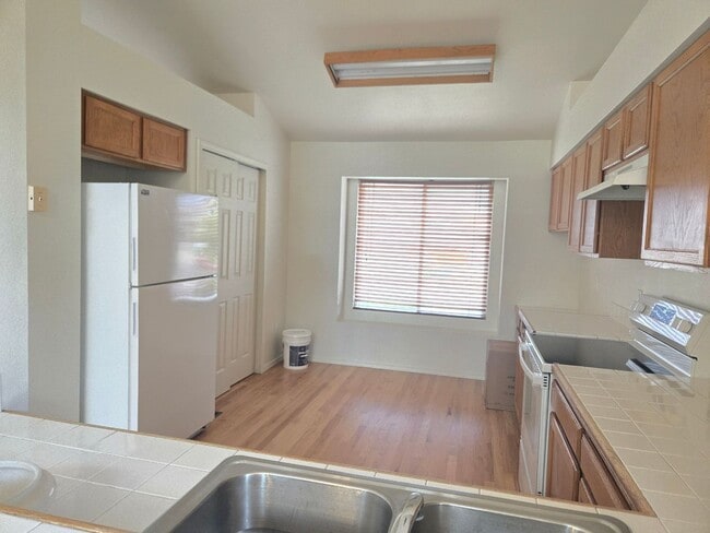 Building Photo - 4 Bedroom Ranch Style Home