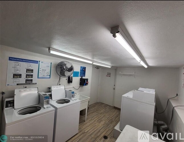 Building Photo - 2311 S Cypress Bend Dr