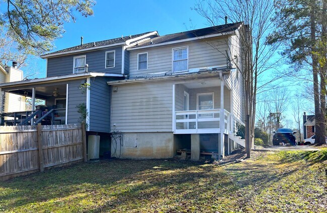Building Photo - Very Close to Wesleyan College