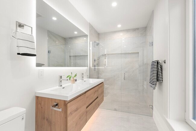 Building Photo - 90 A St