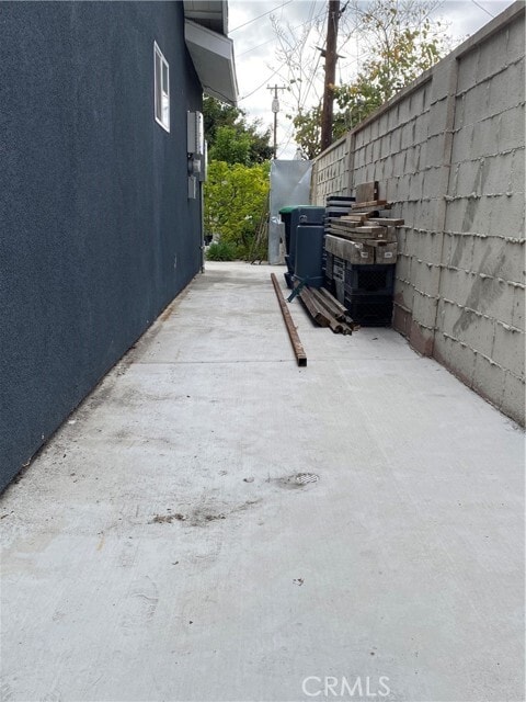Building Photo - 1653 W Chateau Pl