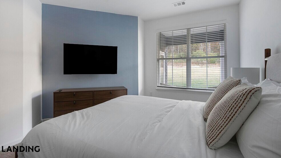 Building Photo - 2800 Milan Ct