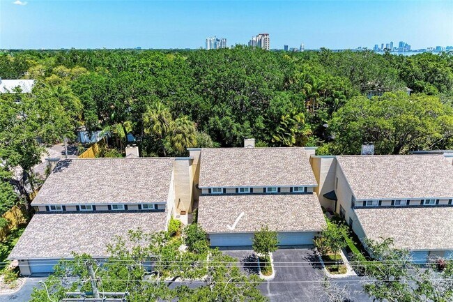 Building Photo - 2927 W Gandy Blvd