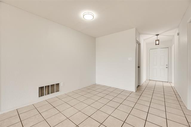 Building Photo - 9625 Cherry St