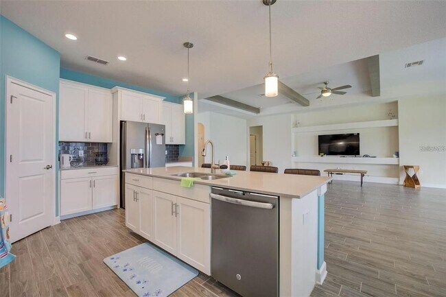 Building Photo - 4693 Fairy Tale Cir