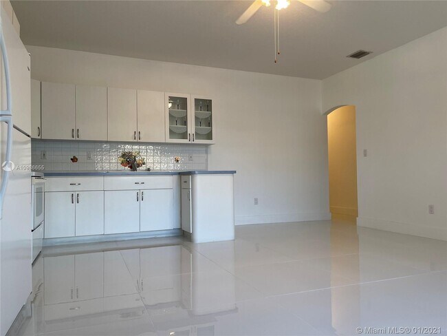 Building Photo - 14180 SW 8th Terrace