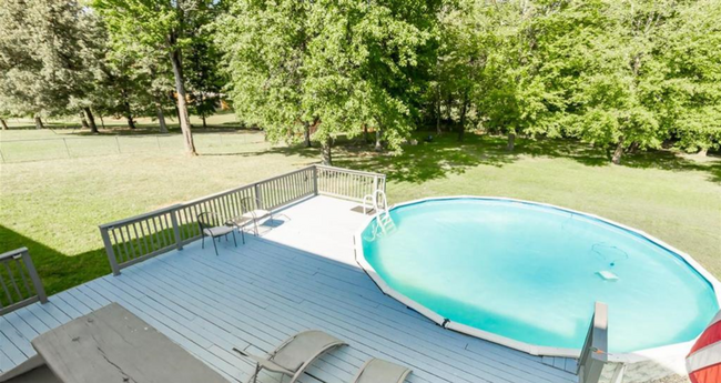 Building Photo - LARGE HOME WITH POOL IN CENTRAL HARDIN COUNTY