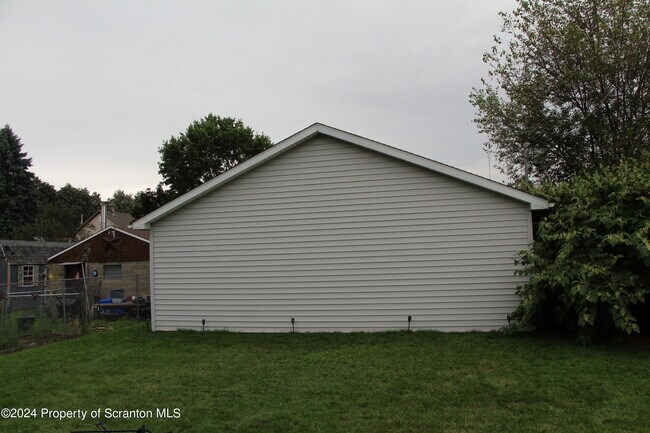 Building Photo - 204-206 Jackson St