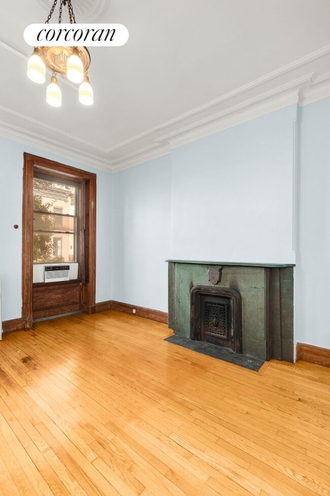 Building Photo - 362 W 46th St