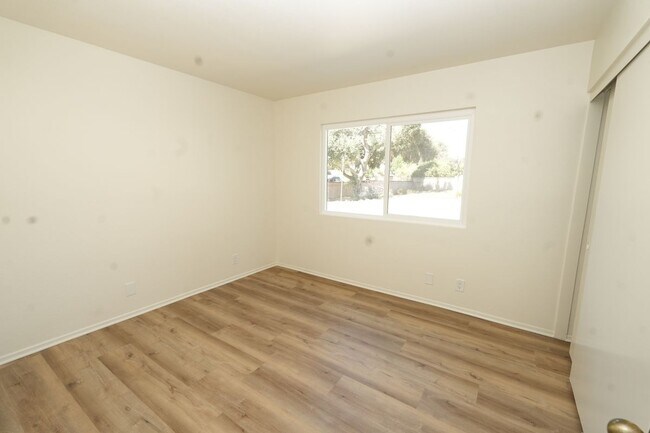 Building Photo - 103 Crystal Springs Rd