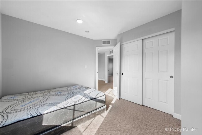 Building Photo - 1128 Bartholdi Ct