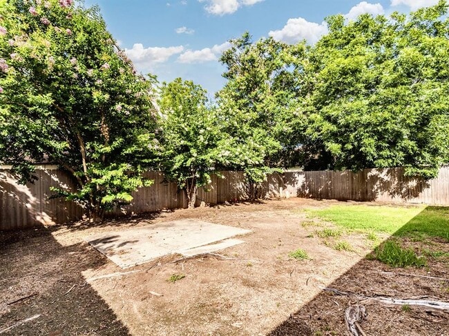 Building Photo - 14205 Vandever St