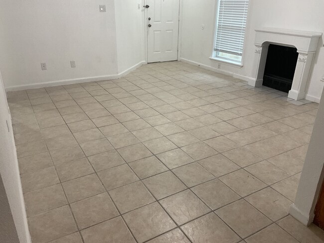 Building Photo - 15642 Scenic Haven Dr