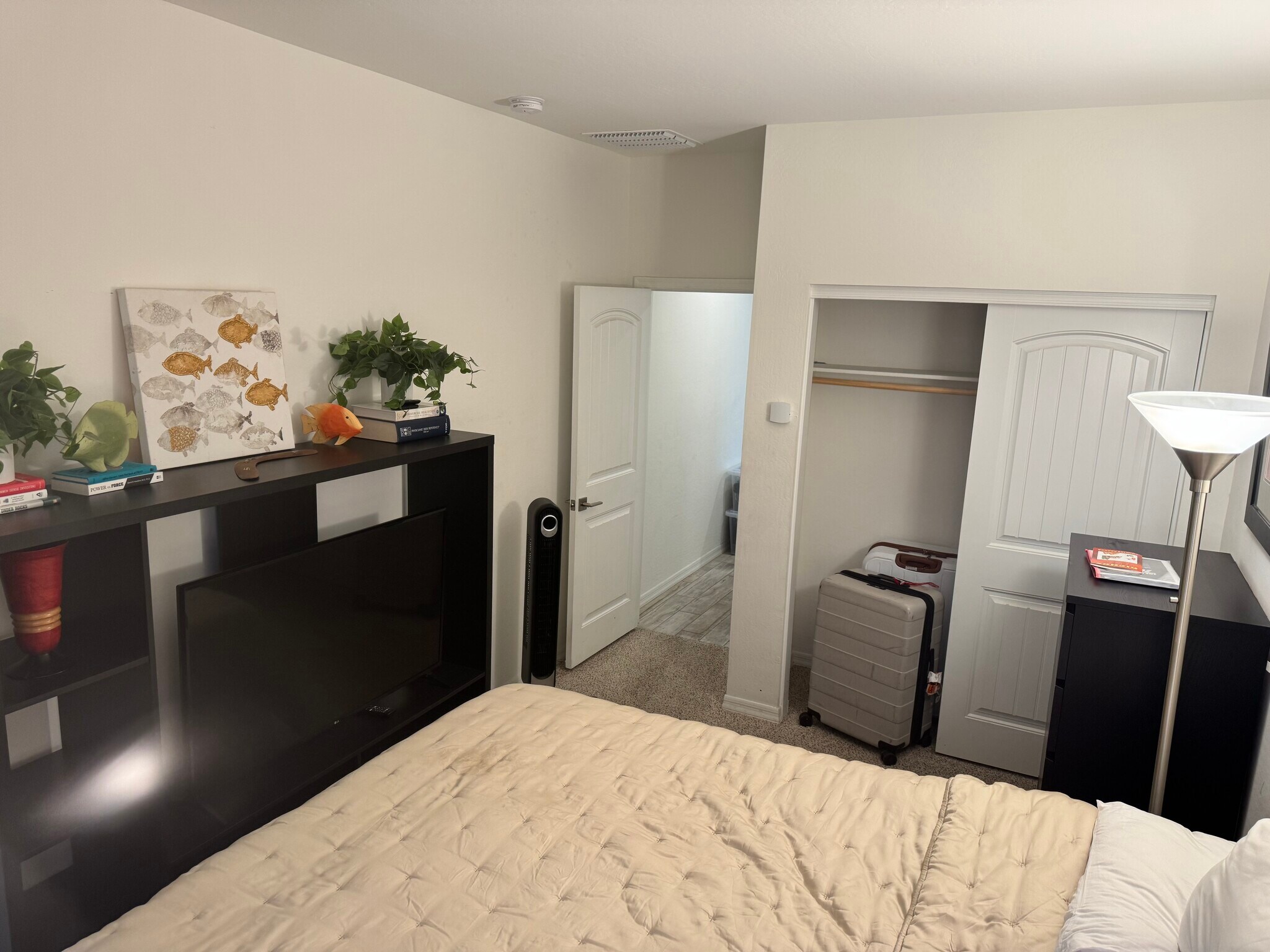 Building Photo - 11619 W Parkway Ln