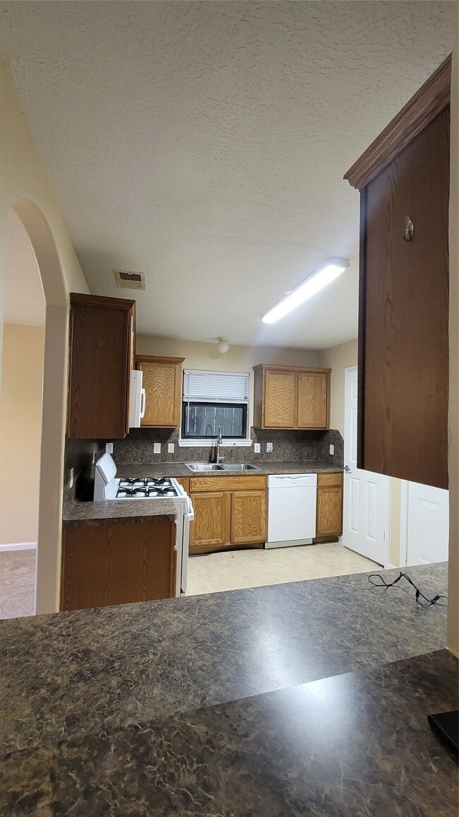 Building Photo - 10223 Azalea Village Dr
