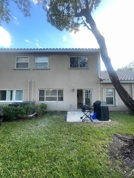Building Photo - 13227 NW 7th Dr