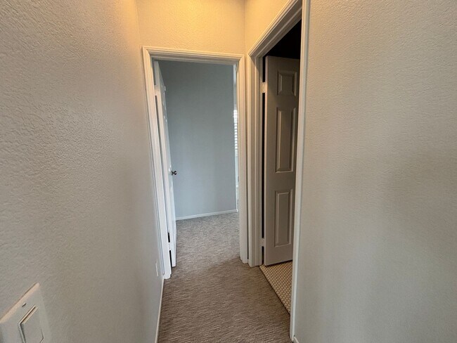 Building Photo - Beautiful 2 Story home in Carlsbad!