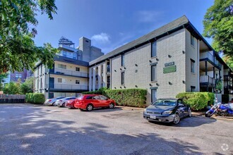 Building Photo - 1725 Toomey Rd