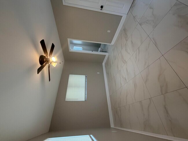 Building Photo - 6036 Westover Rd