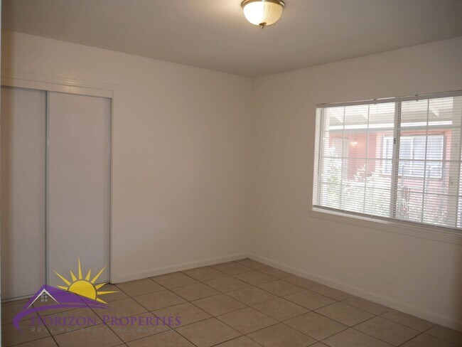 Building Photo - 381/385 Las Palmas Ave