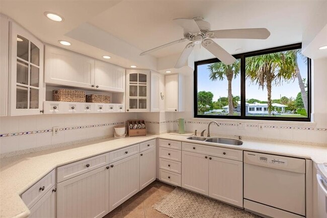 Building Photo - 1665 S Ocean Ln