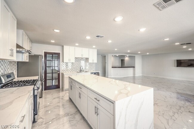 Building Photo - 3743 Lone Mesa Dr