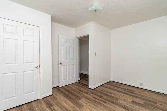 Building Photo - 3928 Porter Ave