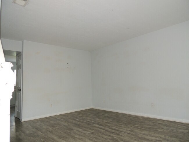 Building Photo - 3701 SW 29th Terrace