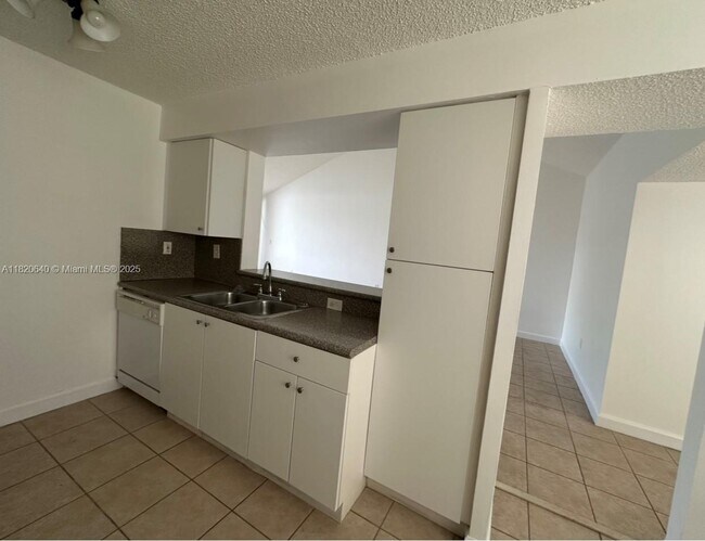 Building Photo - 4659 NW 97th Ct