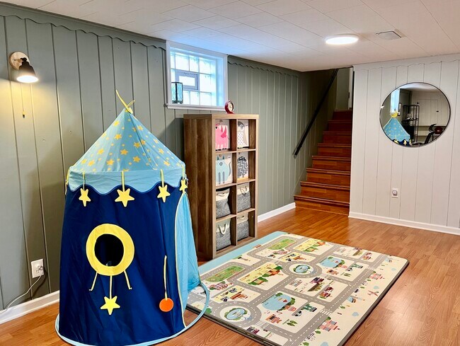 Building Photo - 940 N Oak Park Ave