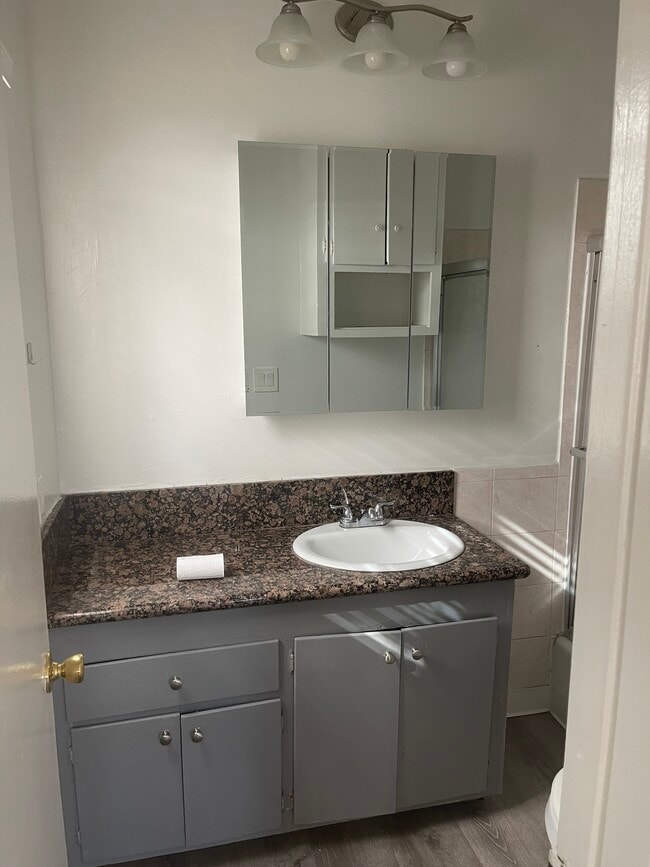 Bathroom - 3750 Clarington Ave