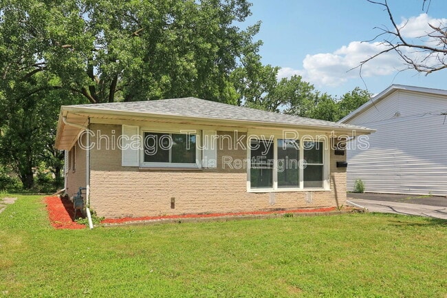 Building Photo - 16538 Park Ave